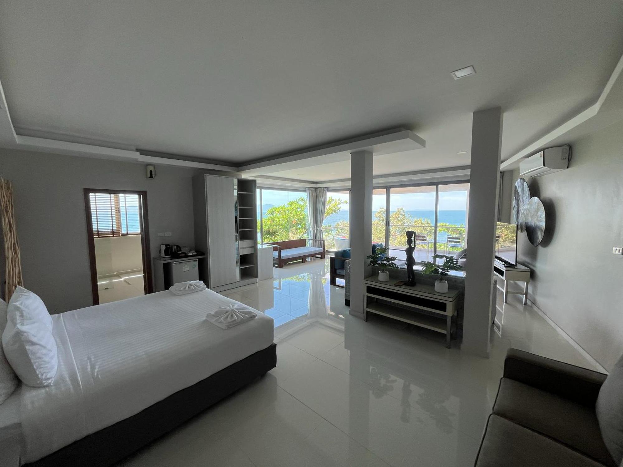 Sunset Beach Club & Spa