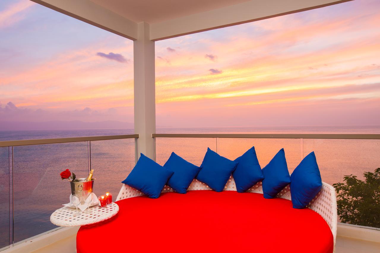 सहारा Sunset Beach Club & Spa