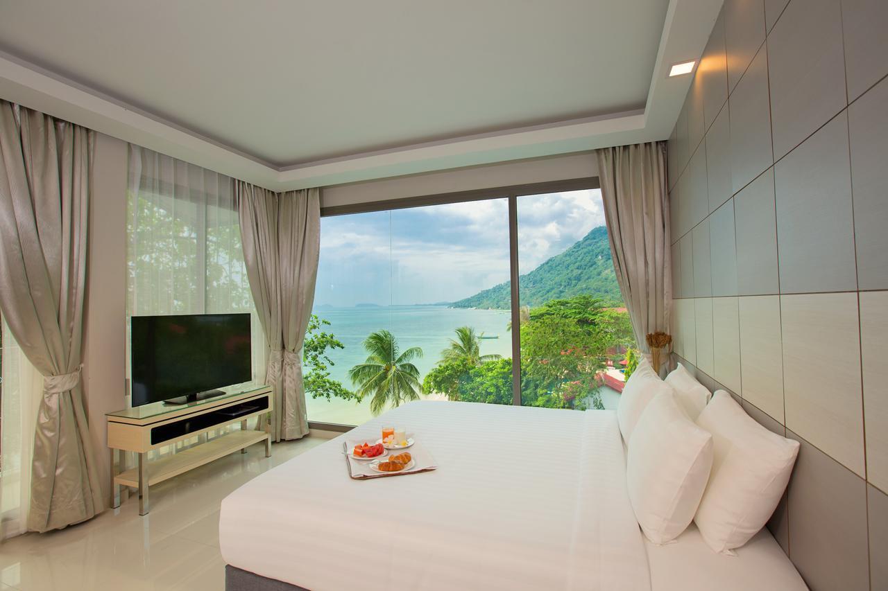 सहारा Sunset Beach Club & Spa