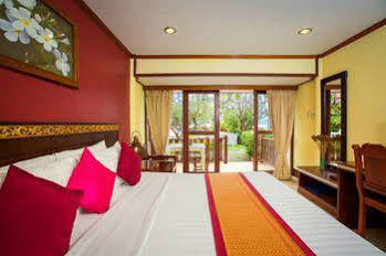 Sunset Club Resort