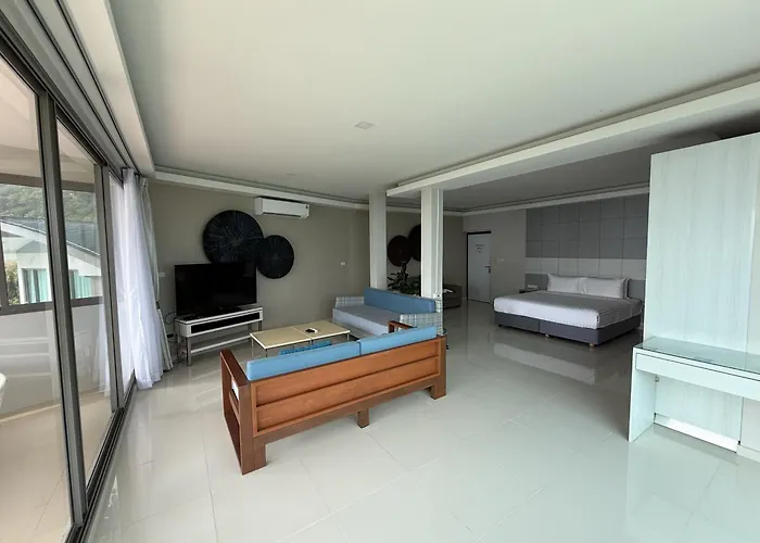 Sunset Beach Club Hotel